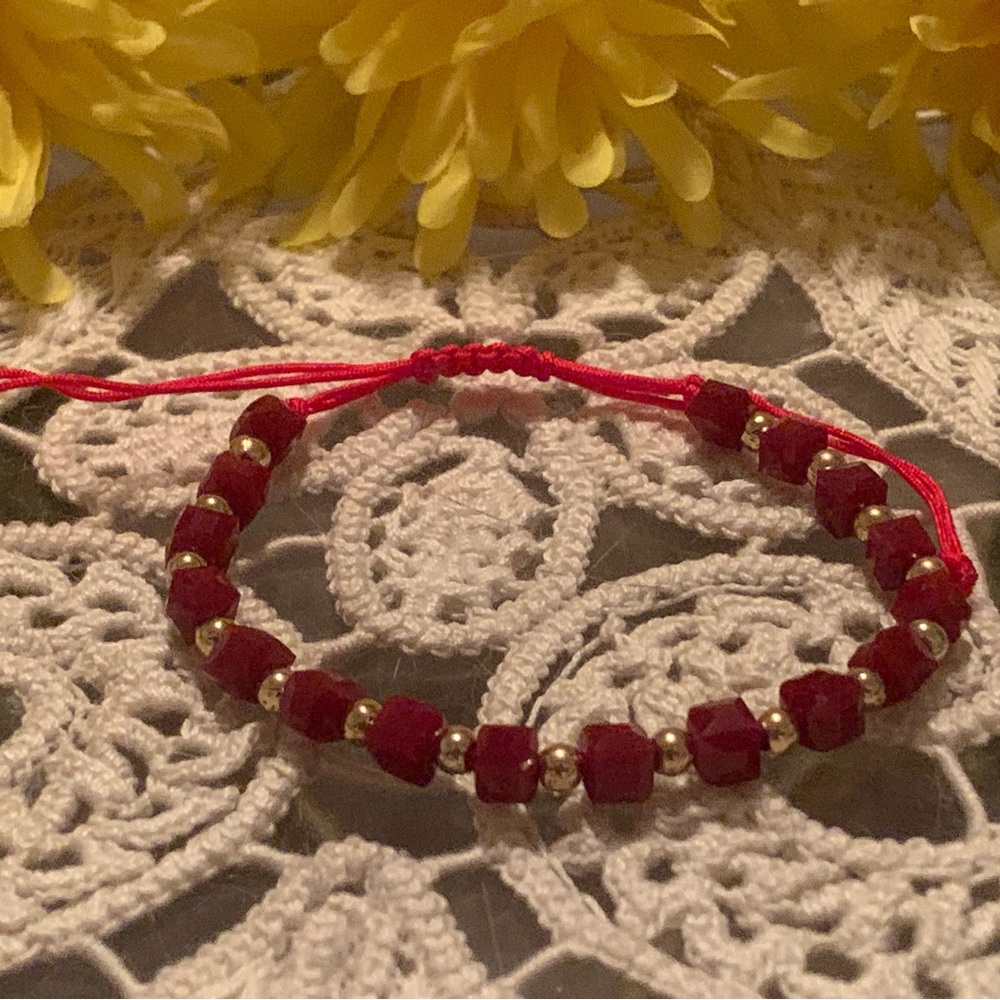 Bracelet gold beads burgundy